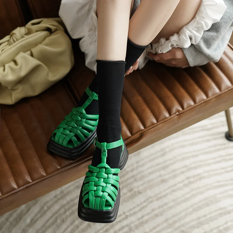 Модерен дамски обувки на платформа с тока и каишка Зелен Цвят Карамел, Лятна Плажна Обувки с Кръгло Бомбе, Дамски Ежедневни Сандали с дебел ток 5 CM